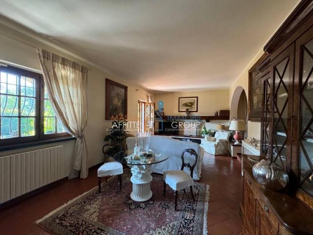 Villa in vendita a Forte dei Marmi LU
