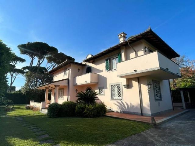Villa in vendita a Forte dei Marmi LU
