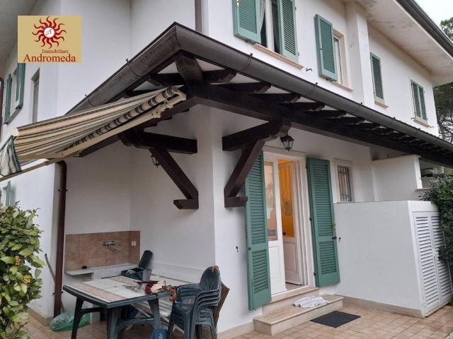 Villa in vendita a Forte dei Marmi LU
