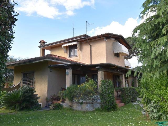 Villa in vendita a Forte dei Marmi LU