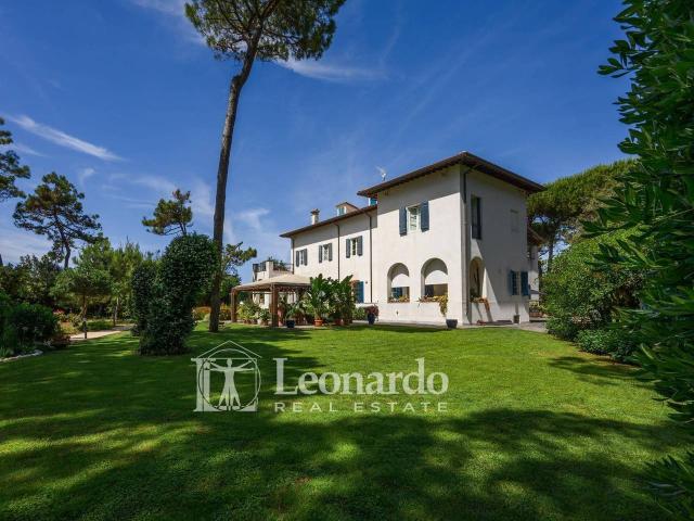 Villa in vendita a Forte Dei Marmi