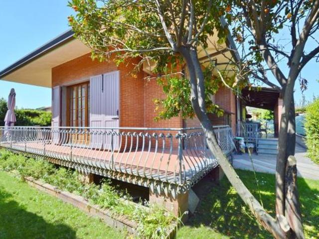 Villa in vendita a Forte dei Marmi 150 mq Rif: 1347205