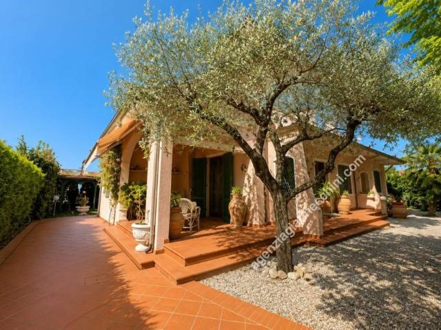 Villa in vendita a Forte dei Marmi