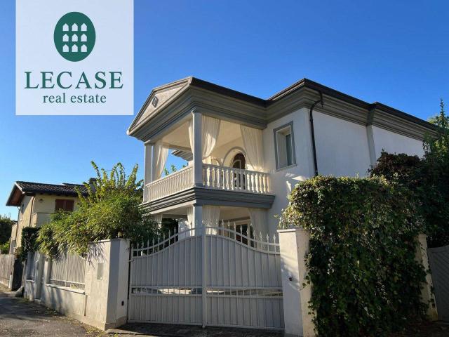 Villa in vendita a Forte Dei Marmi