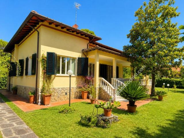 Villa in vendita a Forte dei Marmi
