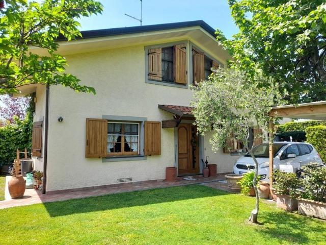 Villa in vendita a Forte Dei Marmi