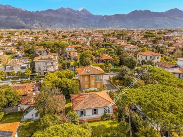 Villa in vendita a Forte dei Marmi