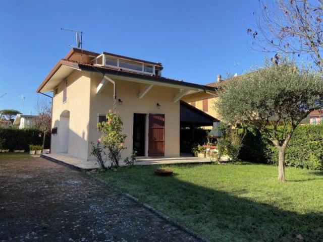 Villa in vendita a Forte Dei Marmi