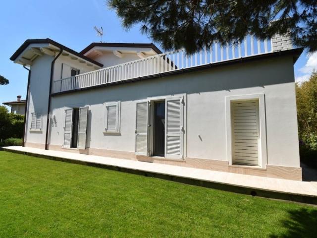 Villa in vendita a Forte dei Marmi