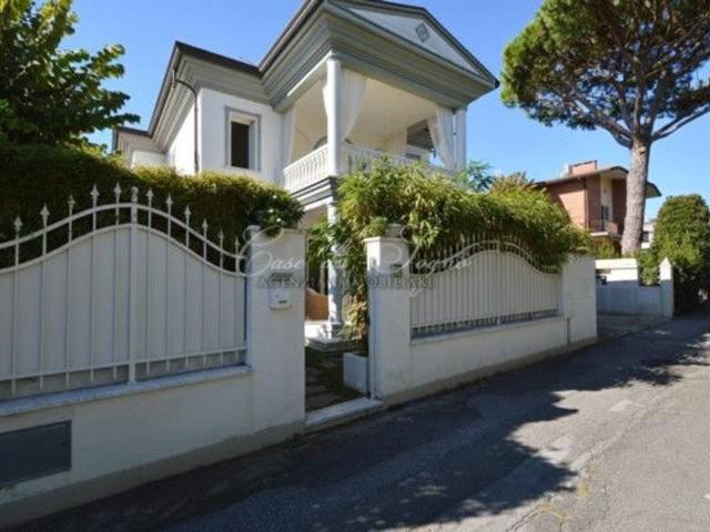Villa in vendita a Forte Dei Marmi