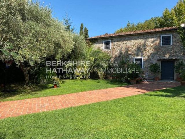 Villa in vendita a Forte Dei Marmi