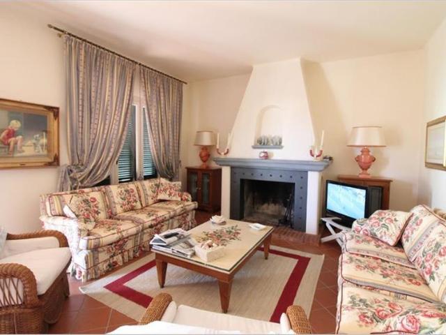 Villa in vendita a Forte Dei Marmi
