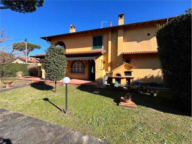 Villa in vendita a Forte Dei Marmi
