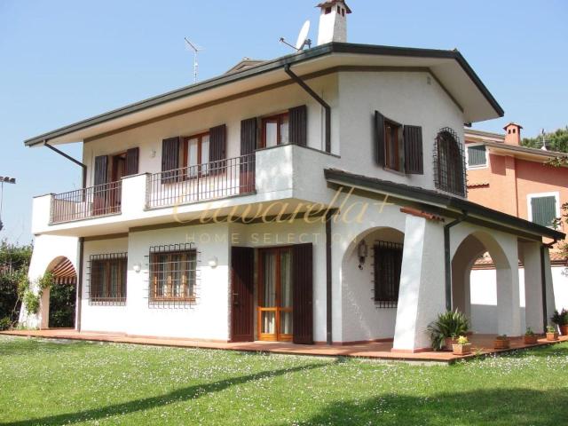 Villa in vendita a Forte Dei Marmi