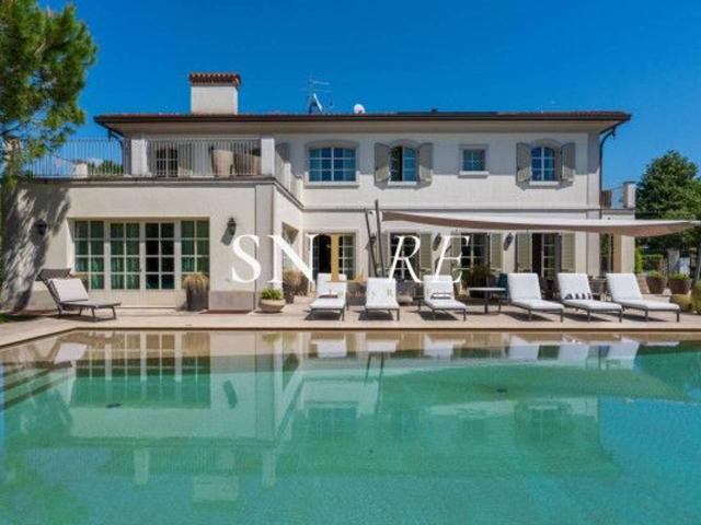 Villa in vendita a Forte Dei Marmi