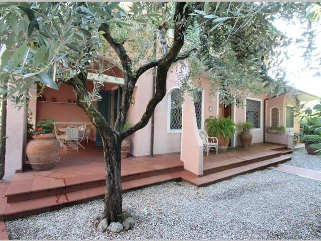 Villa in vendita a Forte Dei Marmi