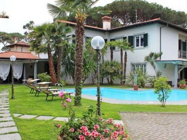 Villa in vendita a Forte dei Marmi 500 mq Rif: 1418232