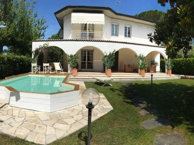 Villa in vendita a Forte Dei Marmi