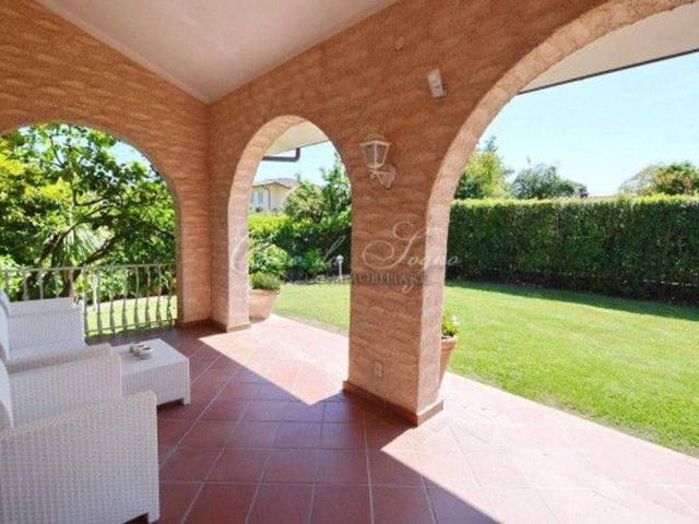 Villa in vendita a Forte Dei Marmi