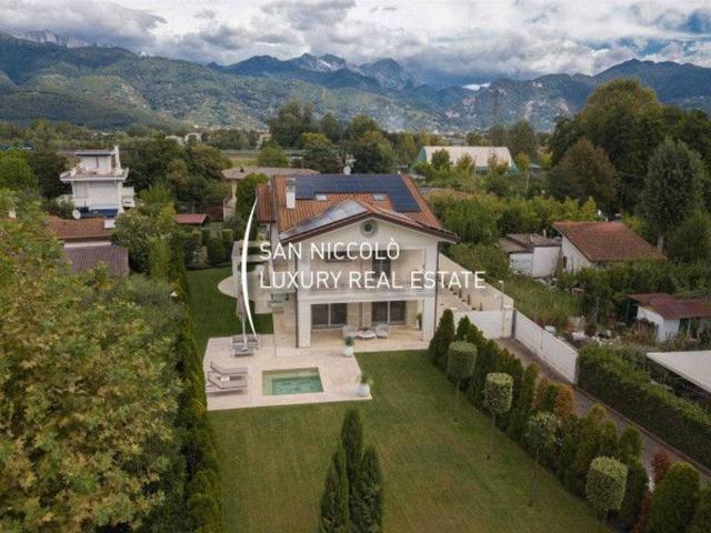 Villa in vendita a Forte Dei Marmi