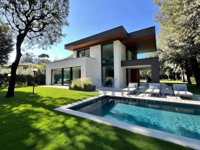 Villa in vendita a Forte Dei Marmi