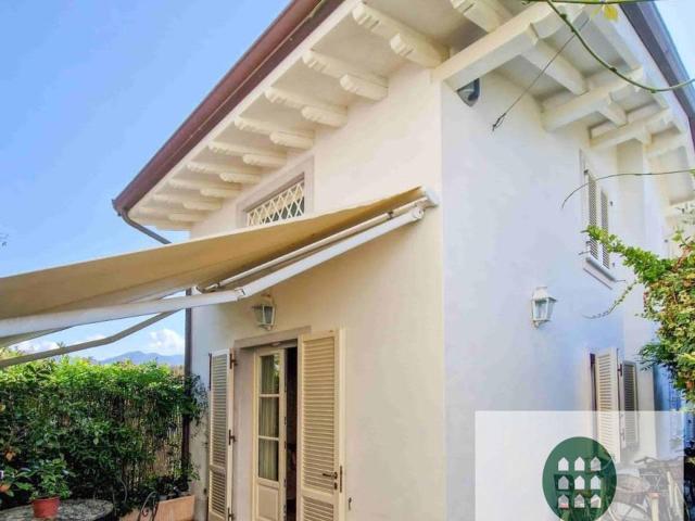 Villa in vendita a Forte Dei Marmi