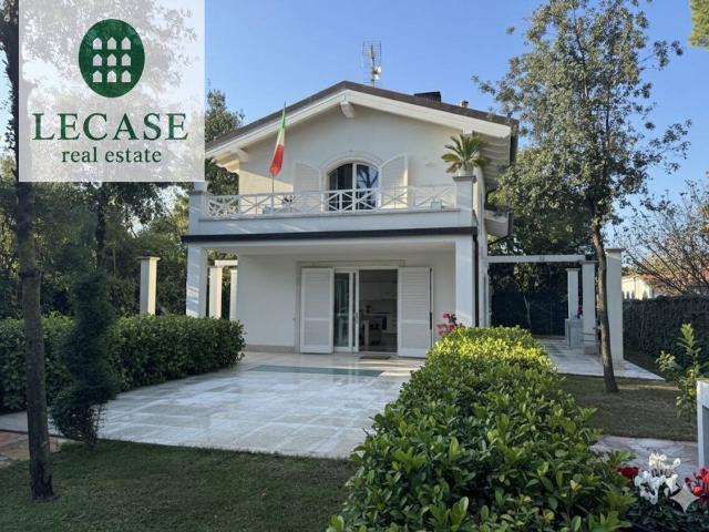 Villa in vendita a Forte Dei Marmi