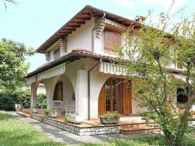 Villa in vendita a Forte Dei Marmi