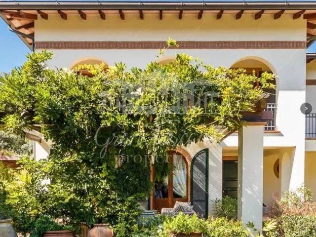 Villa in vendita a Forte Dei Marmi