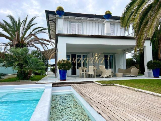 Villa in vendita a Forte Dei Marmi