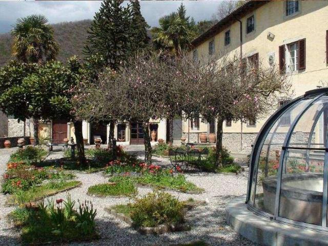 Villa in vendita a Fosciandora LU