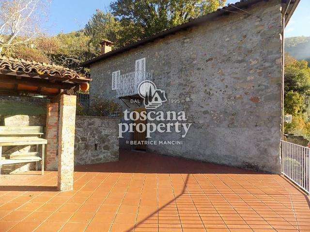 Villa in vendita a Fosciandora LU