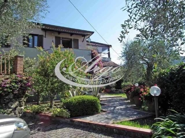 Villa in vendita a Fosdinovo MS