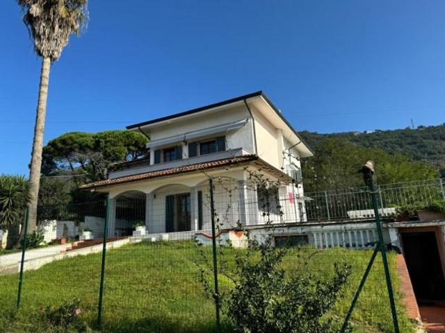 Villa in vendita a Fossone Carrara 300 mq Rif: 1413042