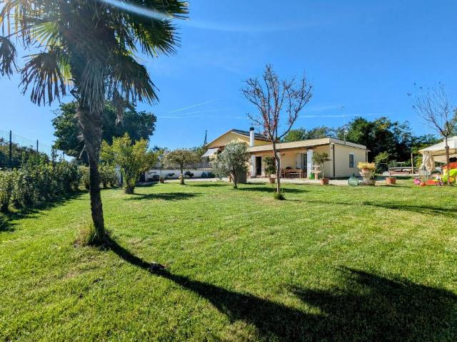 Villa in vendita a Fabrica di Roma VT