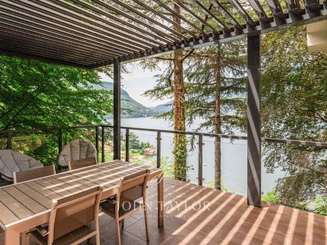 Villa in vendita a Faggeto Lario CO