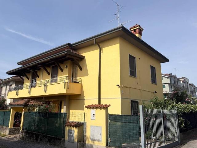 Villa in vendita a Fagnano Olona VA