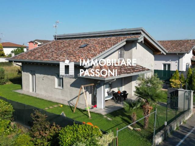 Villa in vendita a Fagnano Olona VA
