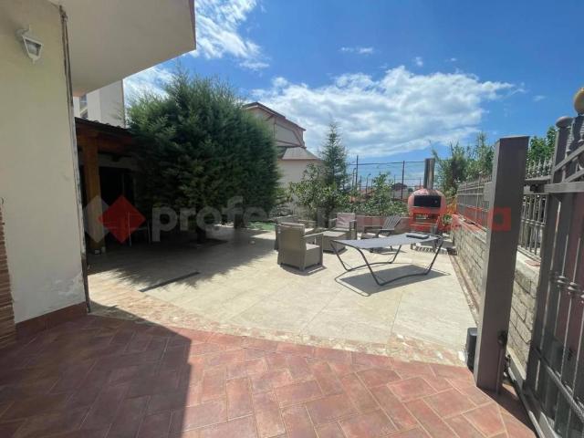 Villa in vendita a Falciano del Massico CE
