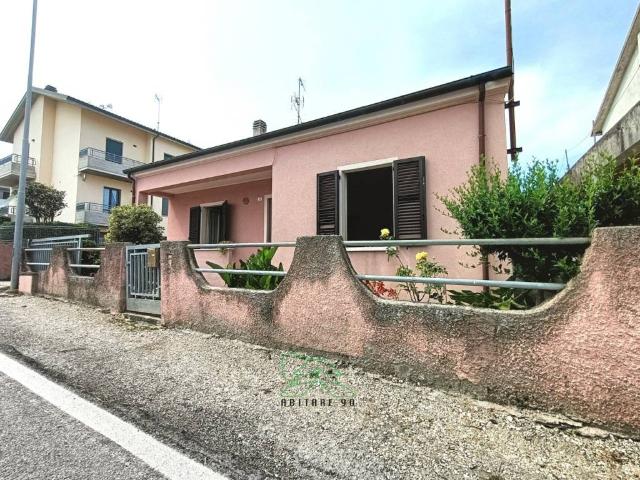Villa in vendita a Fano PU