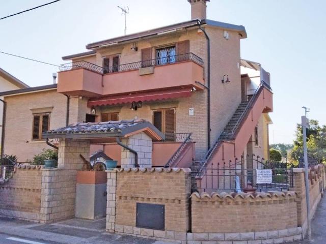 Villa in vendita a Fano PU