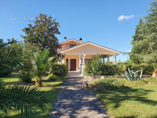 Villa in vendita a Fano PU