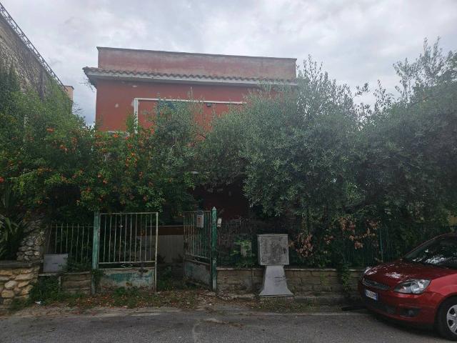 Villa in vendita a Fara in Sabina RI