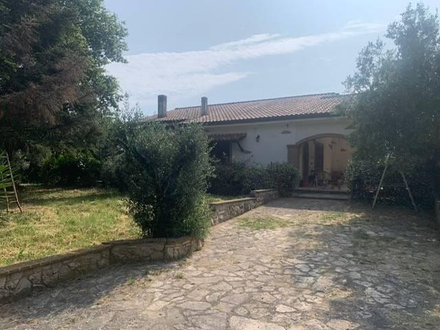Villa in vendita a Fara in Sabina RI