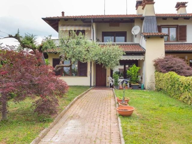 Villa in vendita a Fara Novarese NO