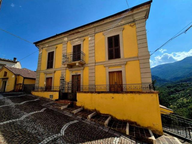 Villa in vendita a Farindola PE