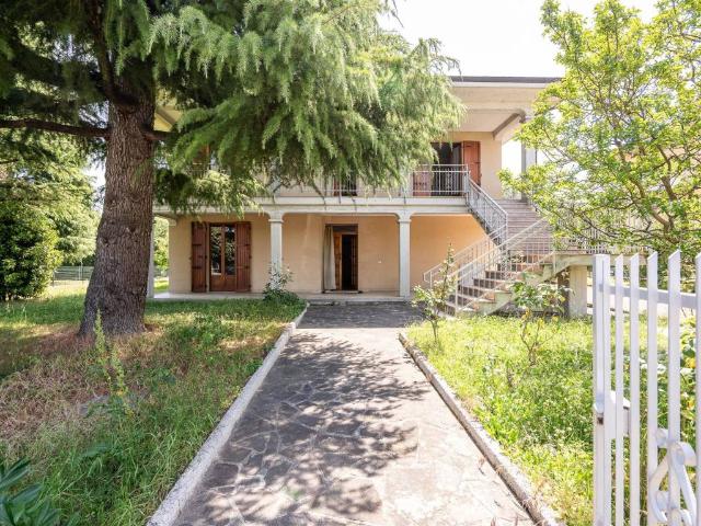 Villa in vendita a Felino PR