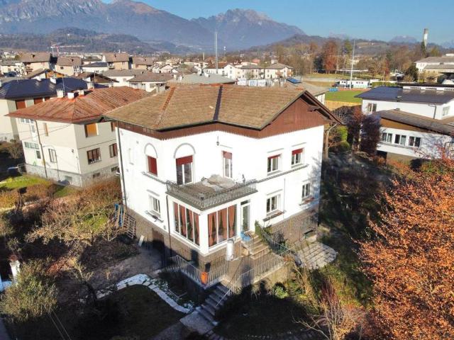 Villa in vendita a Feltre BL