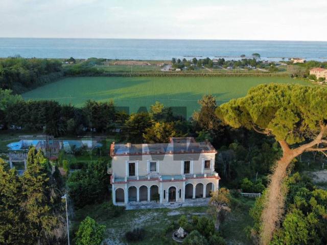 Villa in vendita a Fermo FM