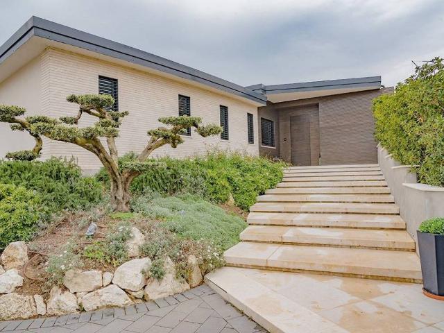 Villa in vendita a Fermo FM
